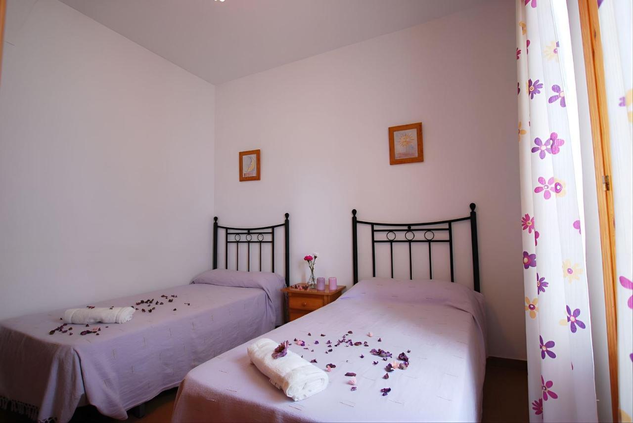 Apartamentos Garaje & Aire & Wifi & Solo Familias Y Parejas Conil De La Frontera Kültér fotó