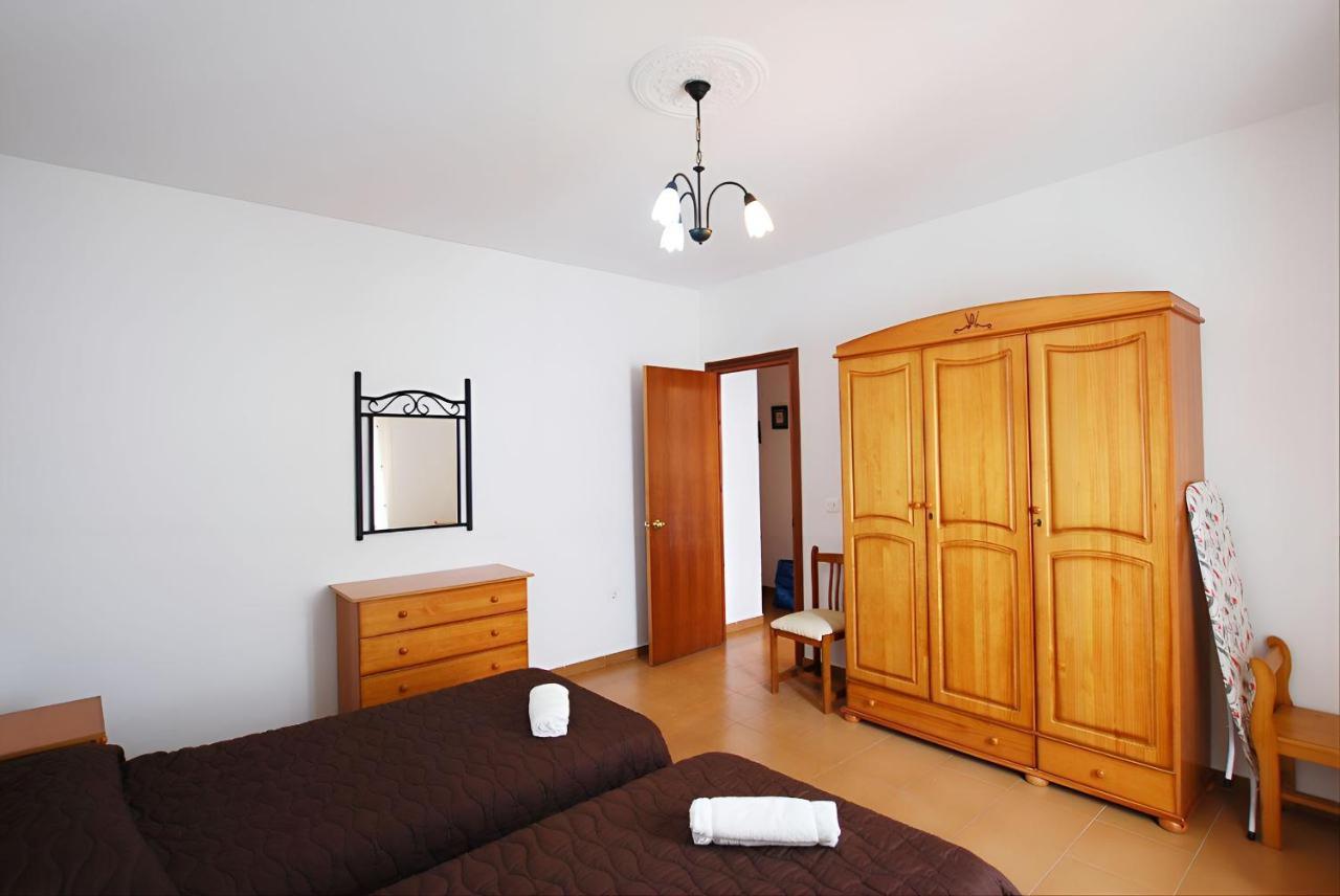 Apartamentos Garaje & Aire & Wifi & Solo Familias Y Parejas Conil De La Frontera Kültér fotó